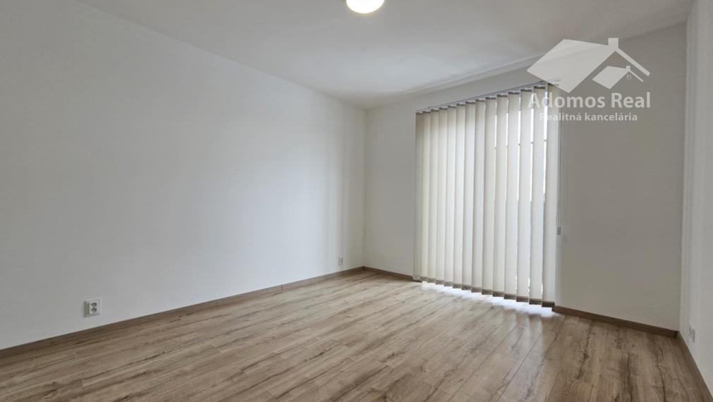 5-IZBOVÝ RODINNÝ DOM KOŠICE - OKOLIE / SEŇA