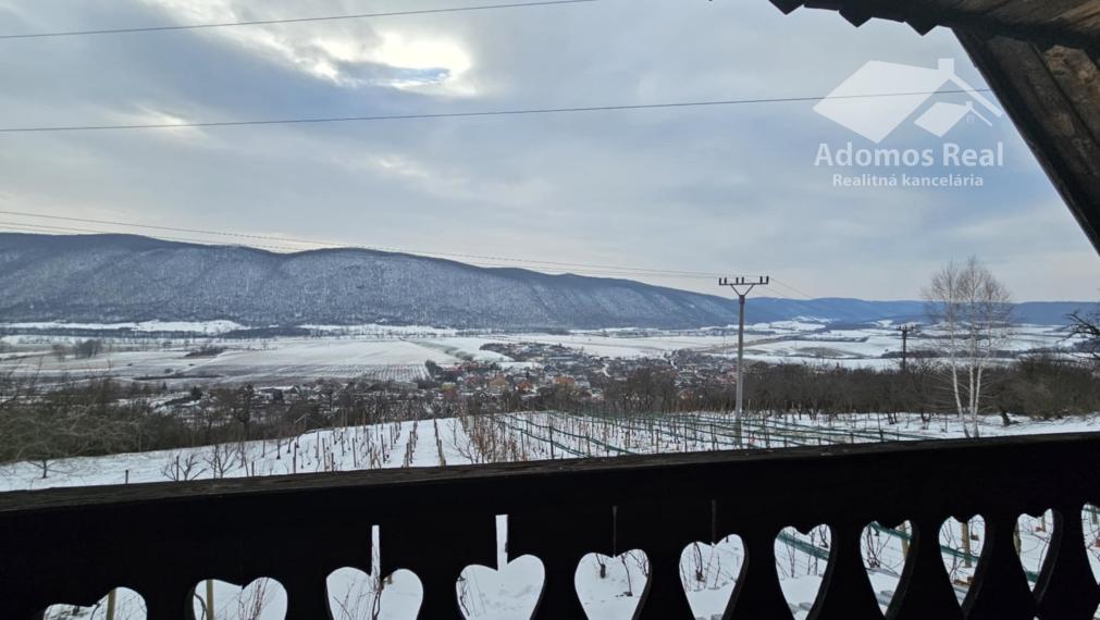 CHATA SO ZÁHRADOU-JABLONOV NAD TURŇOU