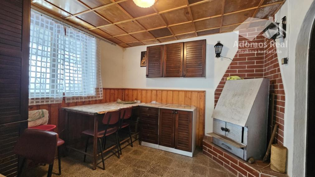 CHATA SO ZÁHRADOU-JABLONOV NAD TURŇOU