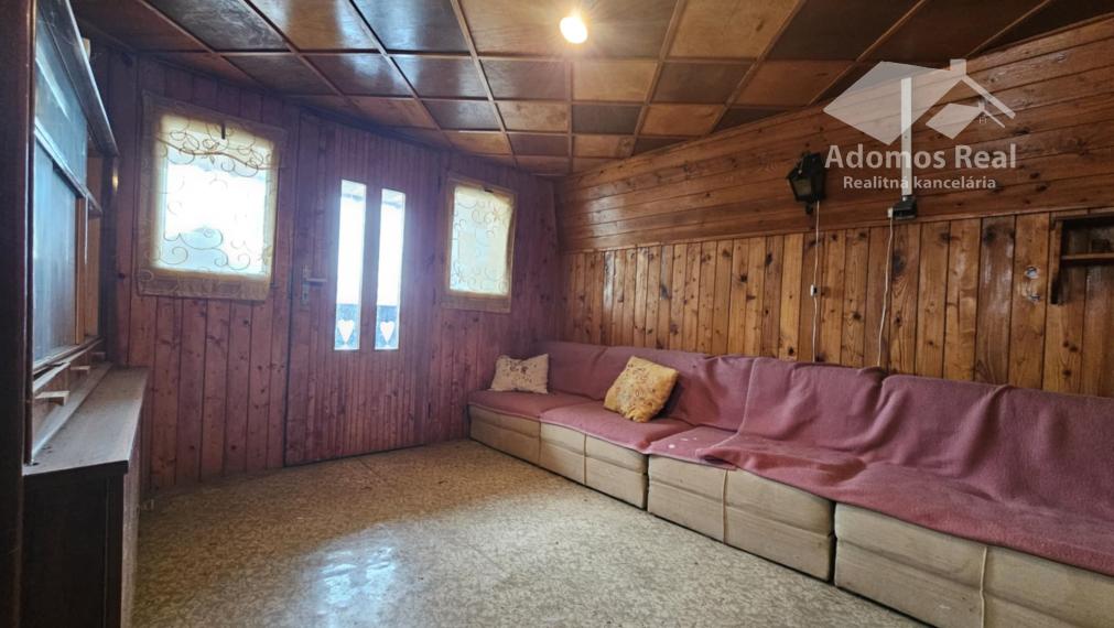 CHATA SO ZÁHRADOU-JABLONOV NAD TURŇOU