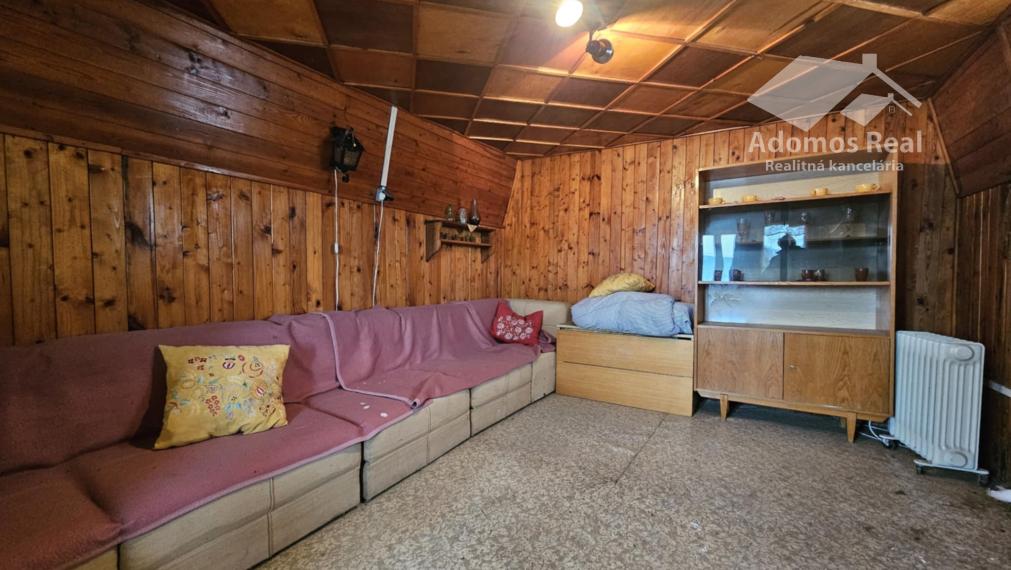 CHATA SO ZÁHRADOU-JABLONOV NAD TURŇOU