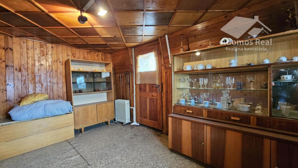 CHATA SO ZÁHRADOU-JABLONOV NAD TURŇOU