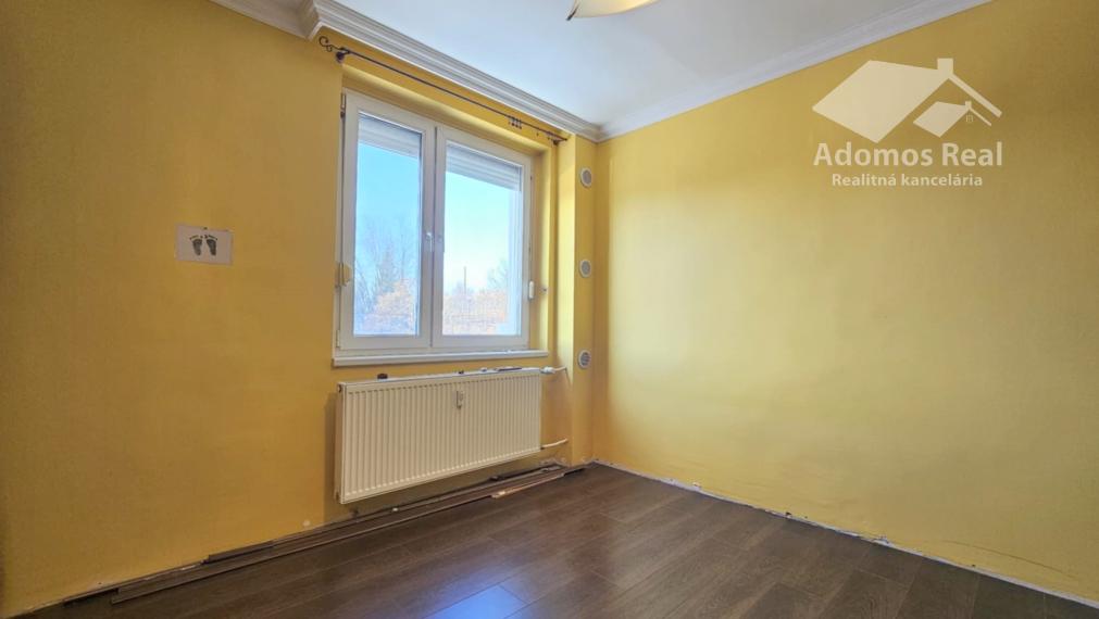 4 - IZBOVÝ BYT TREBIŠOV / KOMENSKÉHO