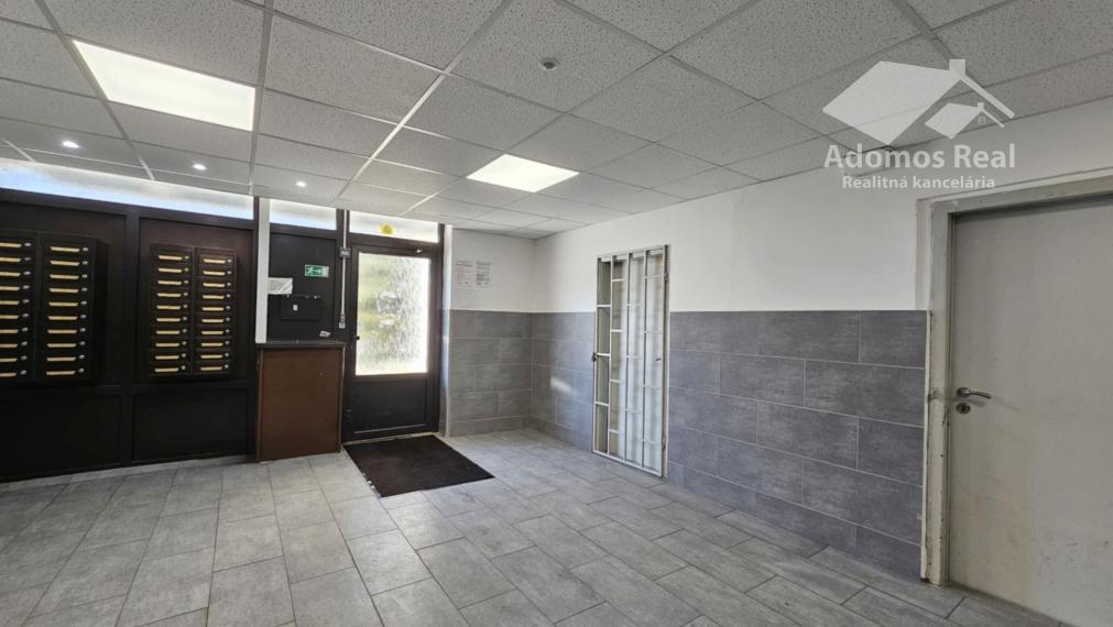 4 - IZBOVÝ BYT TREBIŠOV / KOMENSKÉHO