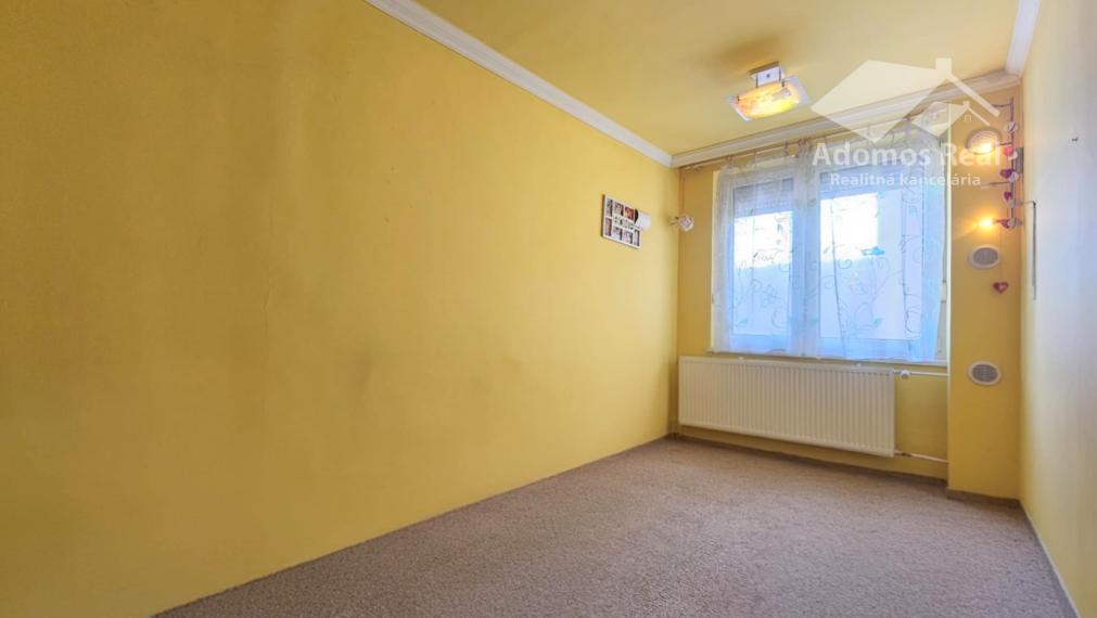 4 - IZBOVÝ BYT TREBIŠOV / KOMENSKÉHO
