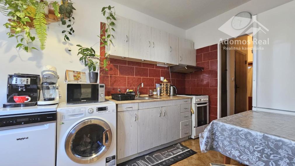 4 - IZBOVÝ BYT TREBIŠOV / KOMENSKÉHO