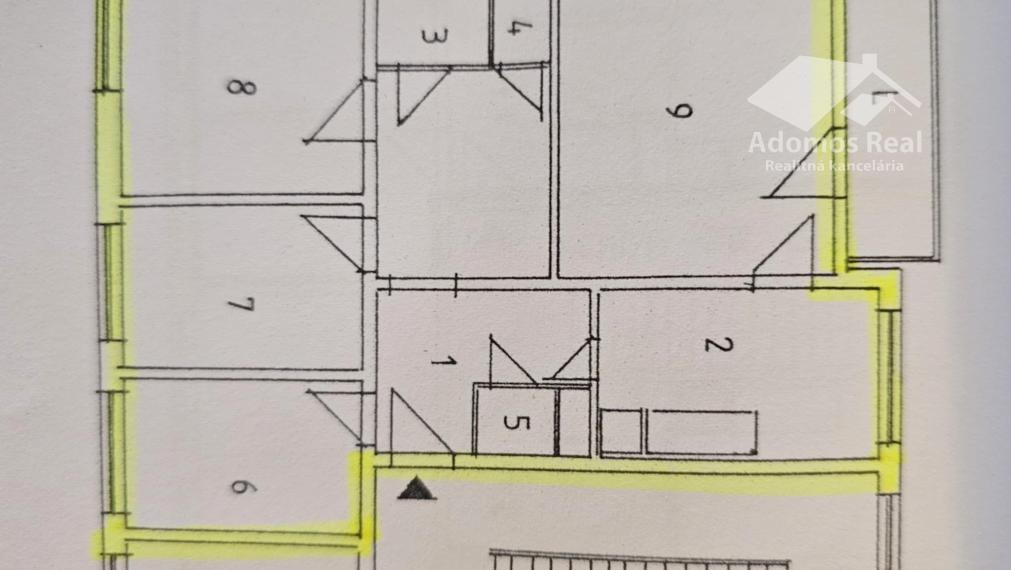 4 - IZBOVÝ BYT TREBIŠOV / KOMENSKÉHO