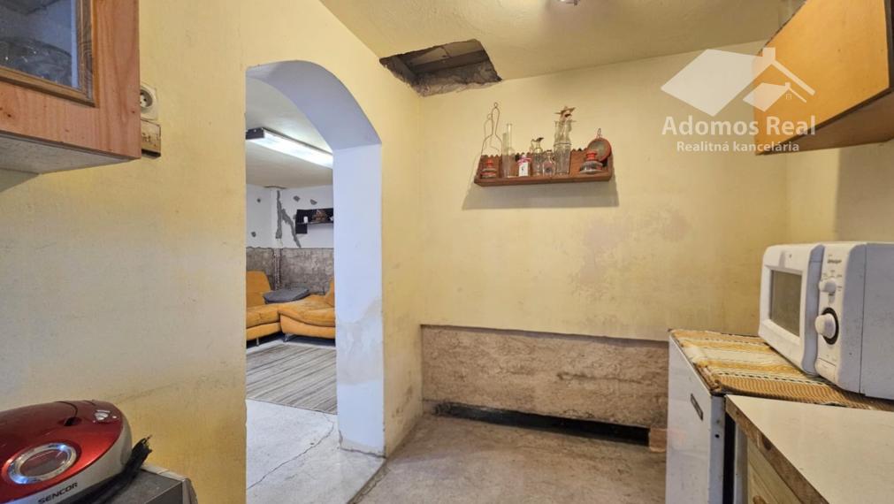 CHATA SO ZÁHRADOU-SADY NAD TORYSOU