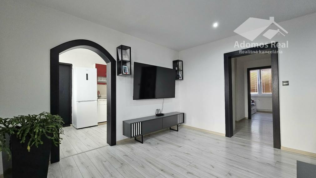 3 - IZBOVÝ BYT KOMENSKÉHO / TREBIŠOV