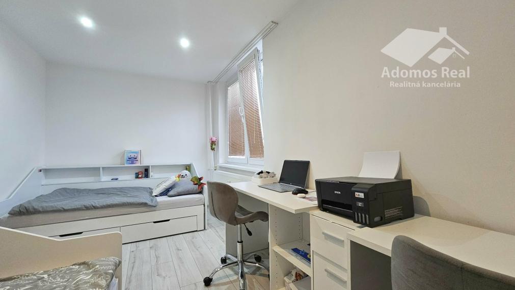 3 - IZBOVÝ BYT KOMENSKÉHO / TREBIŠOV