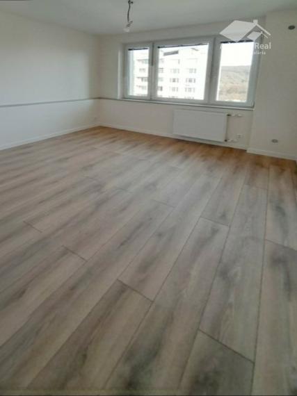 3 - IZBOVÝ BYT KOŠICE NAD JAZEROM / JENISEJSKÁ