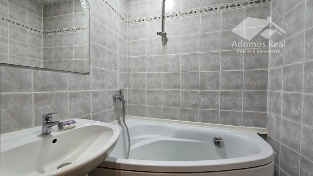 2 - IZBOVÝ BYT JÁNA HUSA / TREBIŠOV