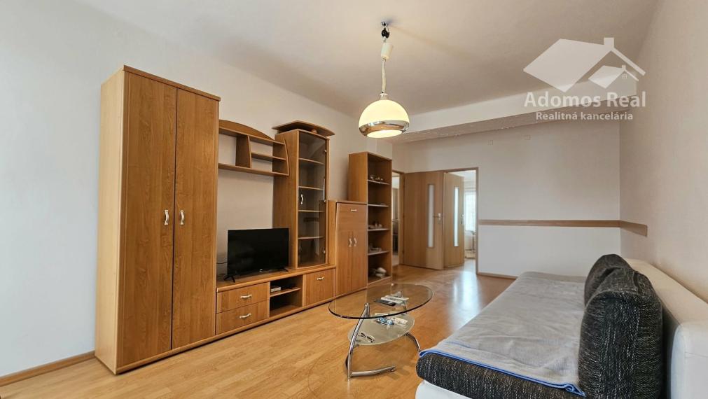 2 - IZBOVÝ BYT JÁNA HUSA / TREBIŠOV