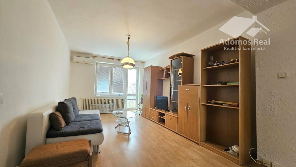 2 - IZBOVÝ BYT JÁNA HUSA / TREBIŠOV