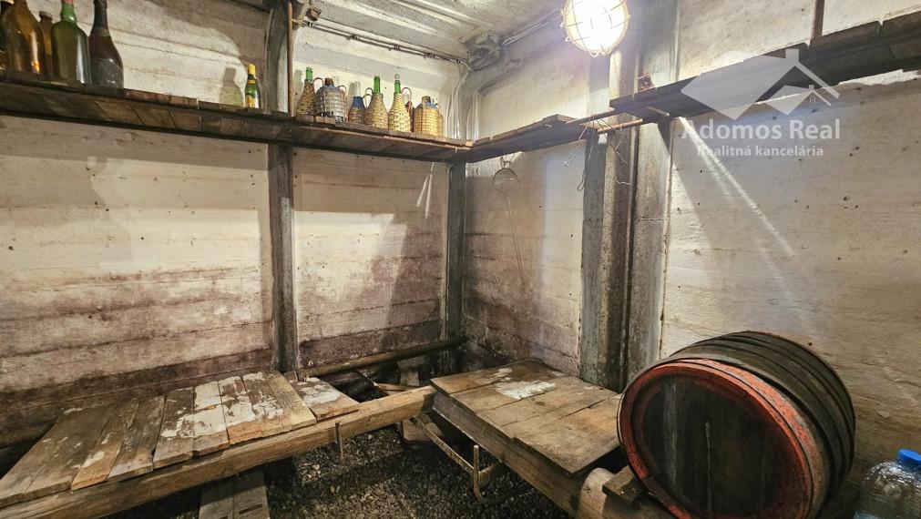 CHATA SO ZÁHRADOU-HRUŠOV