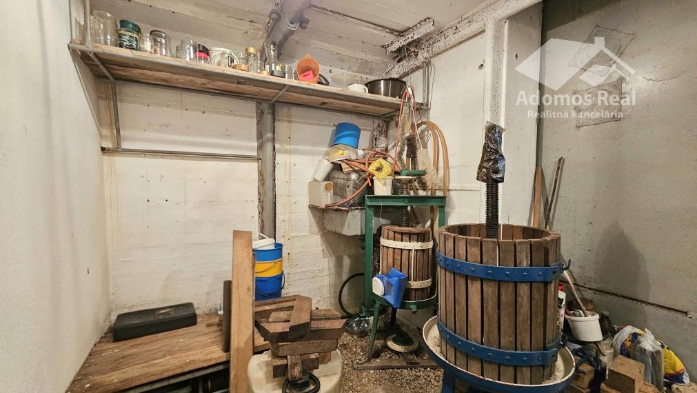 CHATA SO ZÁHRADOU-HRUŠOV