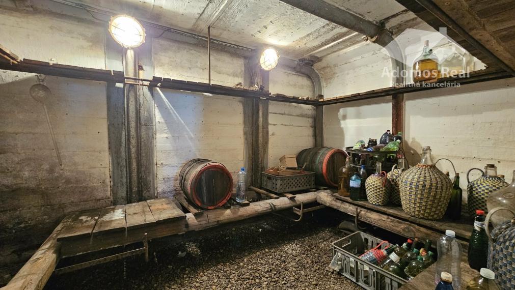 CHATA SO ZÁHRADOU-HRUŠOV