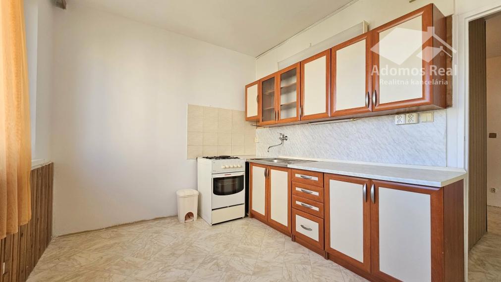 2 - IZBOVÝ BYT KOŠICE TERASA / RUŽOVÁ