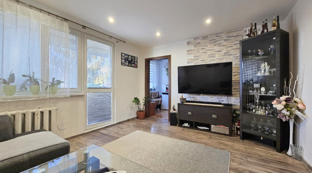 4 - IZBOVÝ BYT TREBIŠOV / KOMENSKÉHO