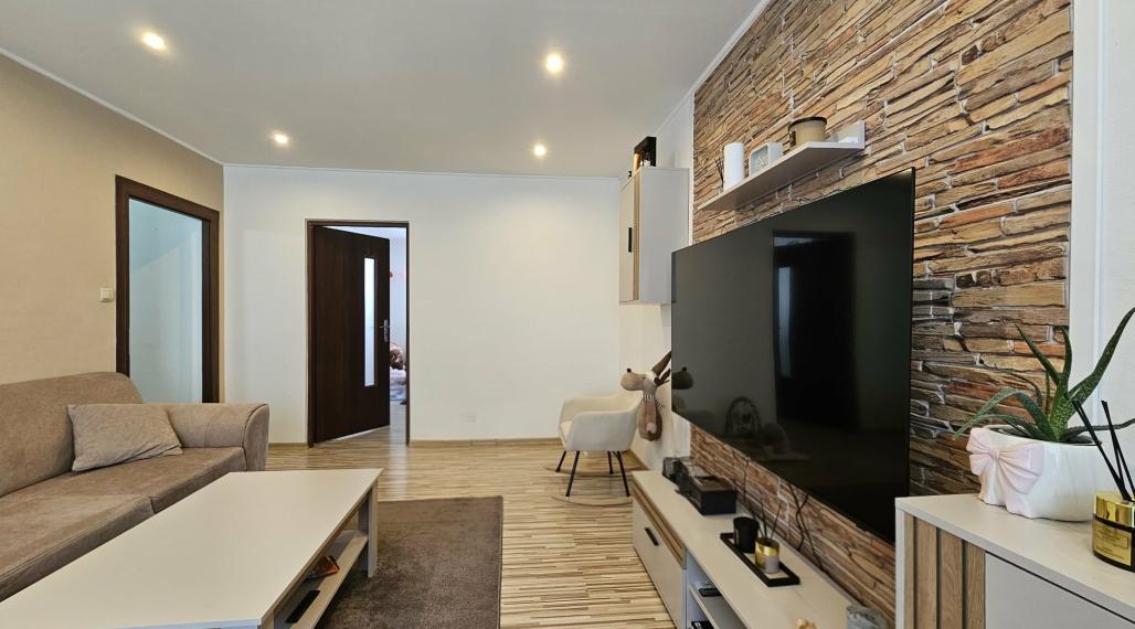 3 - IZBOVÝ BYT HODVÁBNA / TREBIŠOV