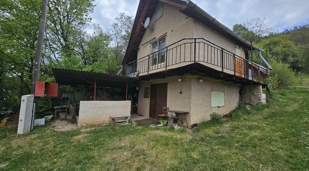 CHATA SO ZÁHRADOU-HRUŠOV