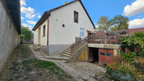 3-IZBOVÝ RODINNÝ DOM / LÉH, MAĎARSKO