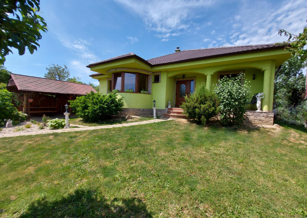 4-IZBOVÝ ROD. DOM KOŠICE - PEREŠ / PRENÁJOM