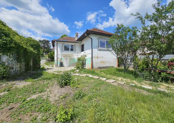 RODINNÝ DOM S VEĽKÝM POZEMKOM - KYSAK