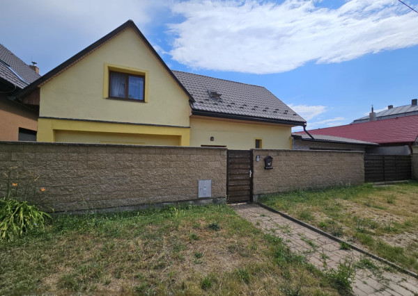 6-IZBOVÝ RODINNÝ DOM KOŠICE - OKOLIE / VALALIKY