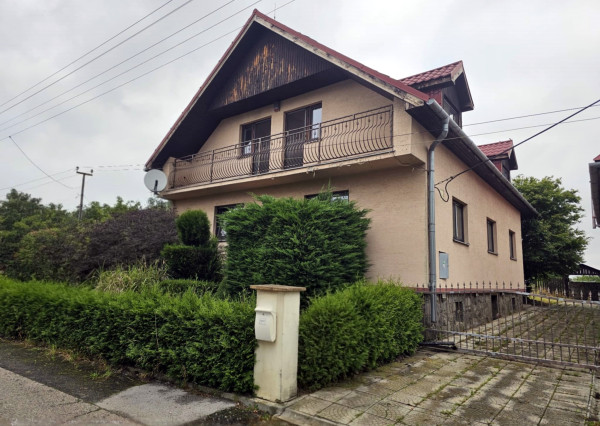 7-IZBOVÝ RODINNÝ DOM S BAZÉNOM - SEČOVSKÁ POLIANKA