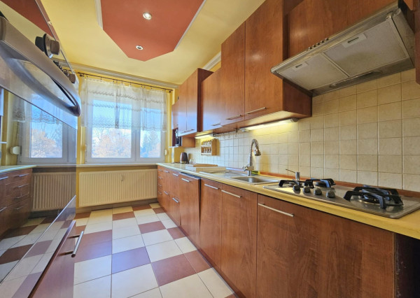 4 - IZBOVÝ BYT TREBIŠOV / KOMENSKÉHO