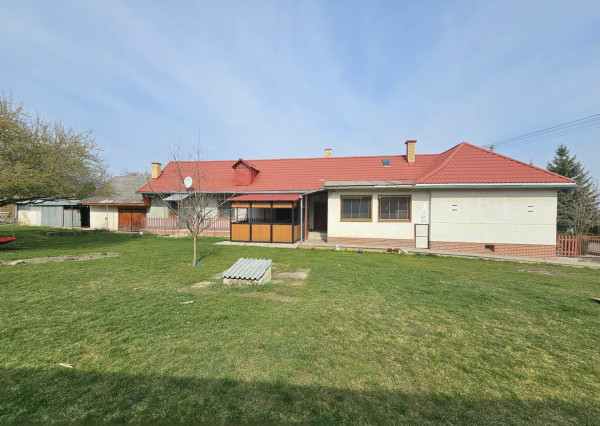 RODINNÝ DOM MALÉ OZOROVCE