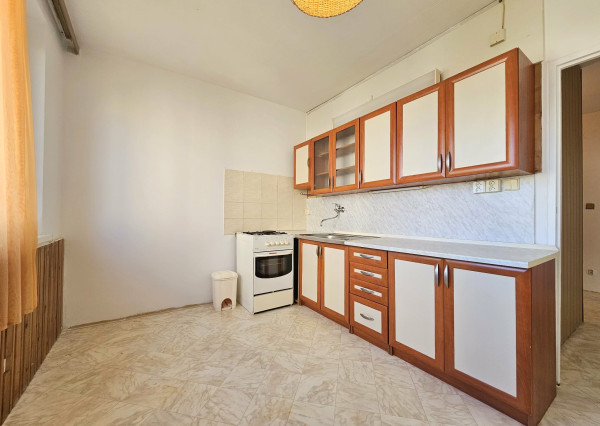 2 - IZBOVÝ BYT KOŠICE TERASA / RUŽOVÁ