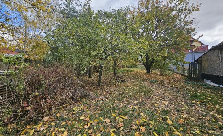 POZEMOK - POPROČ - fotografia 1